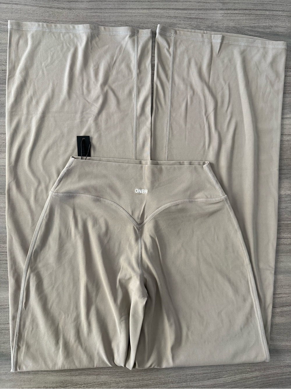 Oner Active SoftMotion Straight Leg Bottoms Warm Sand M - Regular Length - Picture 3 of 4